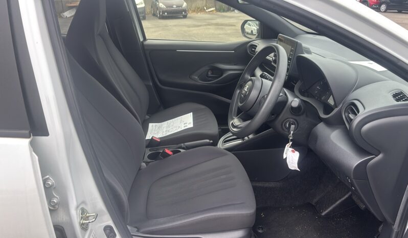 Toyota Yaris X 2022 full